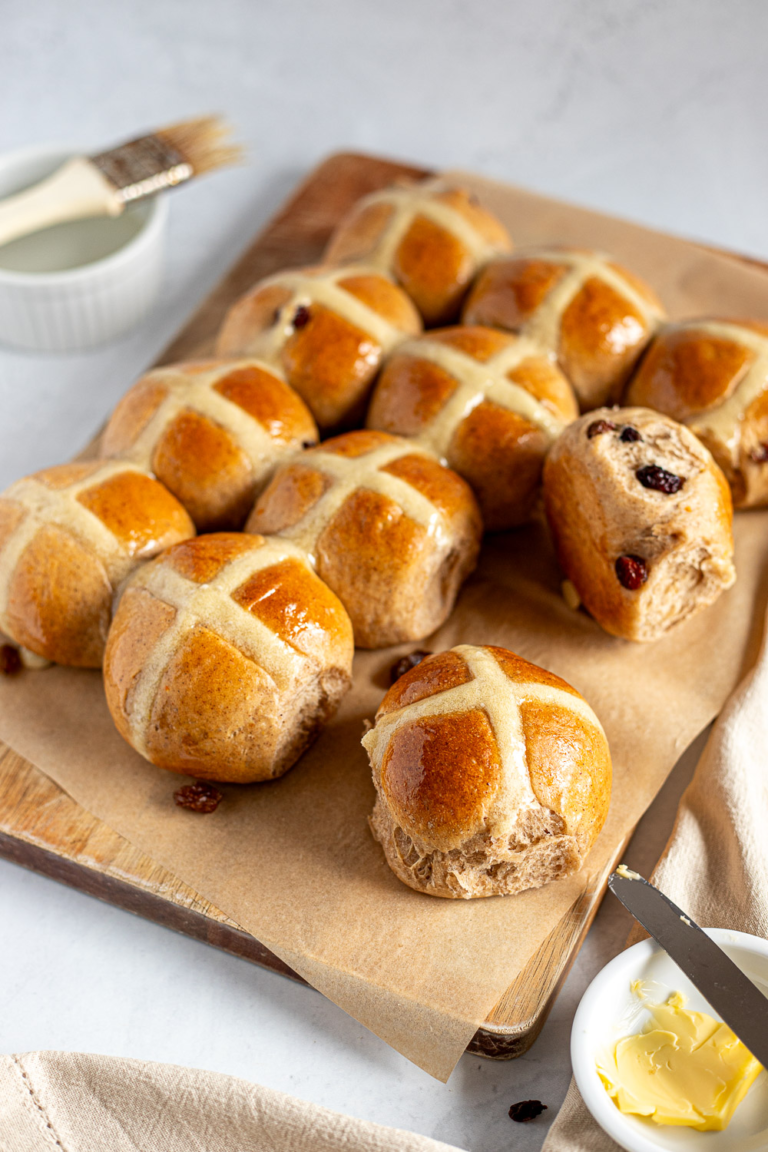 Hot Cross Buns (Tangzhong Method)
